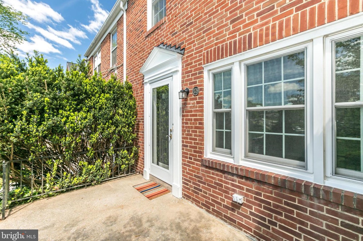 178 Dumbarton Rd, Baltimore, MD 21212-1435