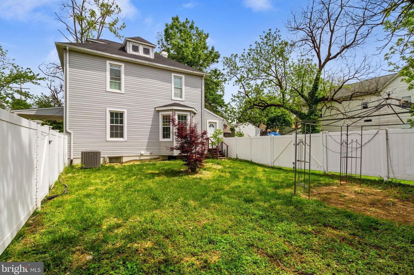 2807 Hammonds Ferry Rd, Baltimore MD  21227-3140 exterior