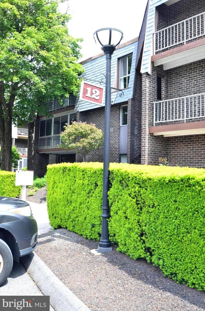 12 Stonehenge Cir, Baltimore MD  21208-3236 exterior