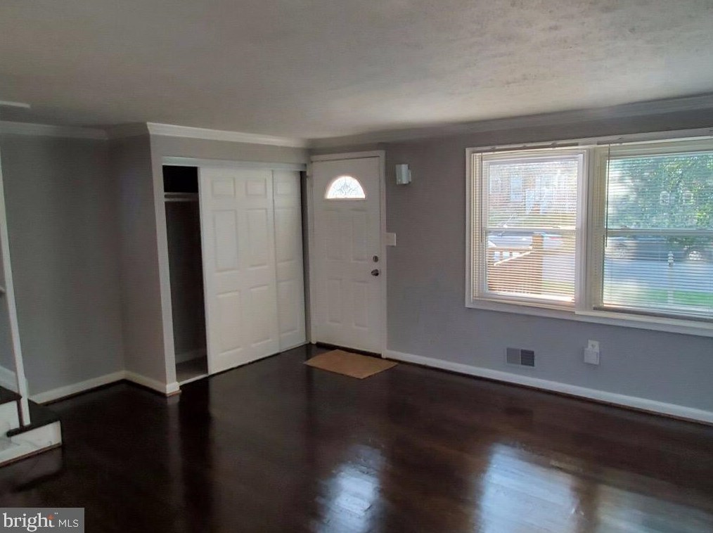 3158 Ryerson Cir, Baltimore MD  21227-4738 exterior