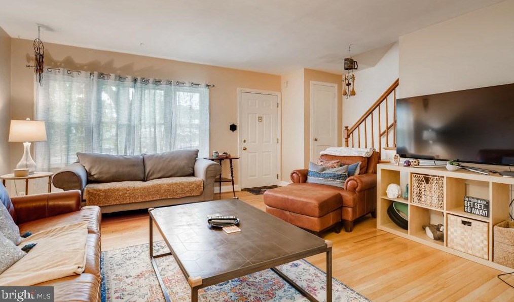 905 Radcliffe Rd, Baltimore, MD 21204-2602