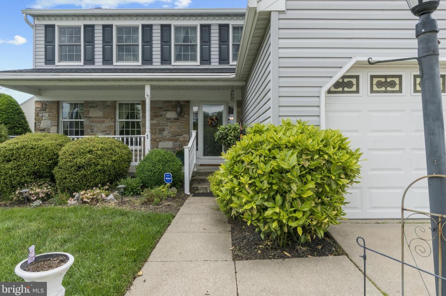 1 Moss View Ct, Baltimore, MD 21228-5324