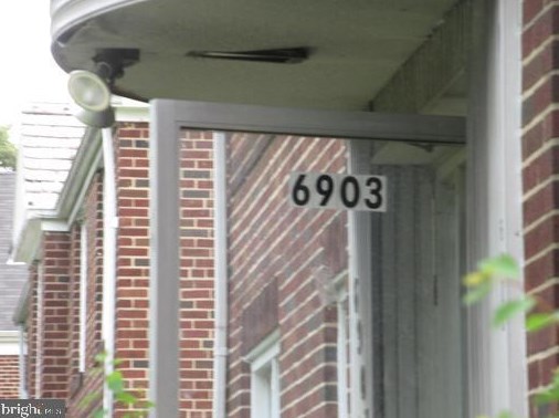 6903 Dunmanway, Baltimore, MD 21222-5167