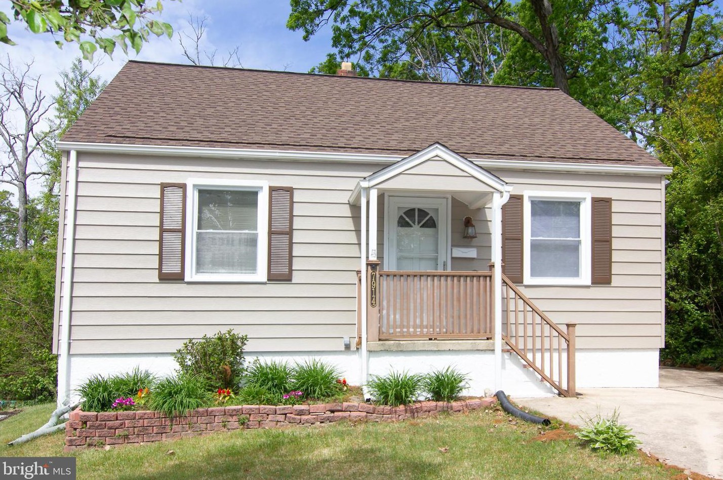 7914 Ridgely Oak Rd, Baltimore, MD 21234-5235