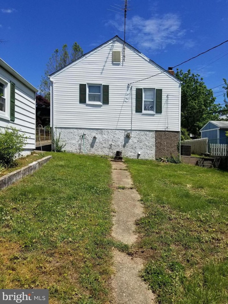 552 48th St, Baltimore, MD 21224-3114