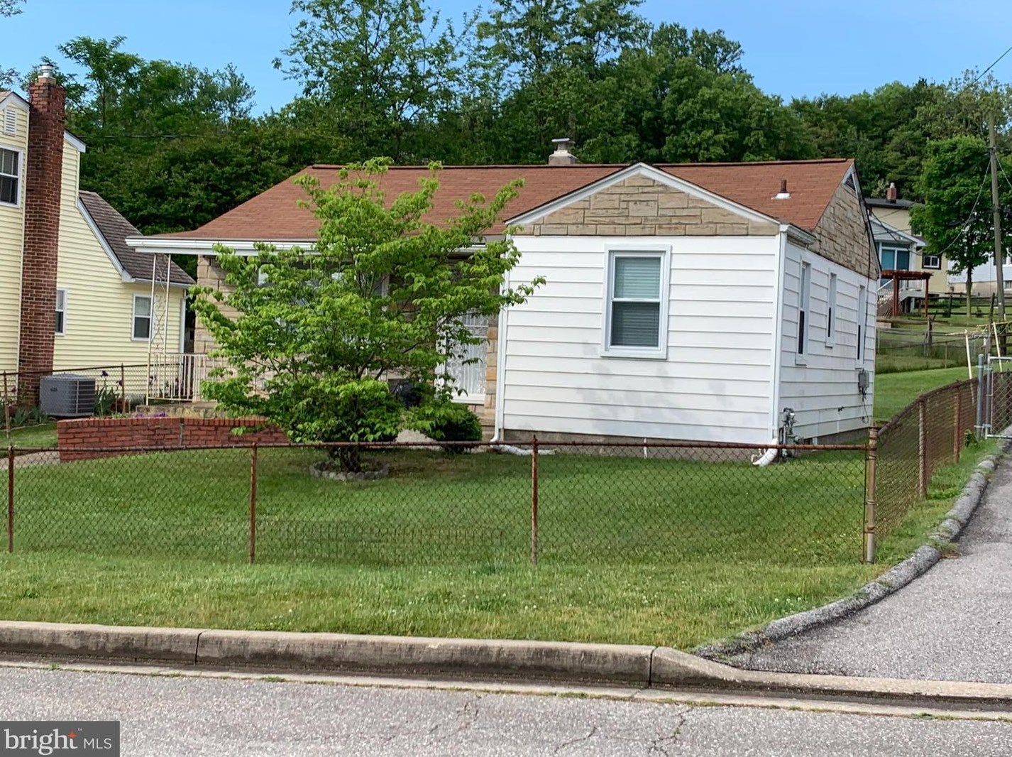 10 Holmes Ave, Baltimore, MD 21228-5209