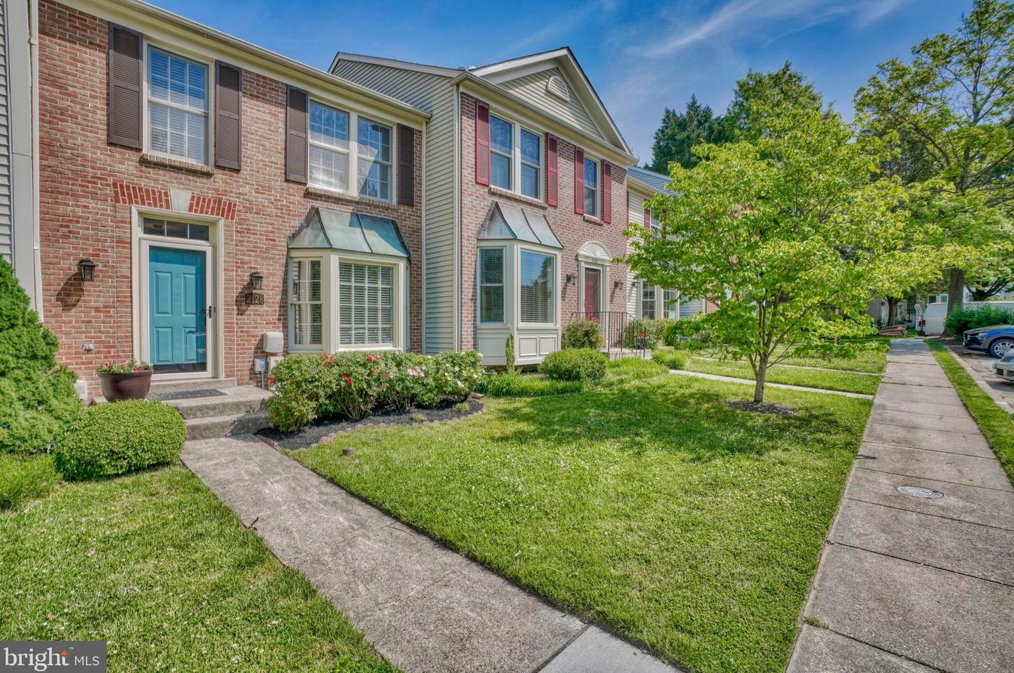 2128 Heritage Dr, Baltimore, MD 21209-1737