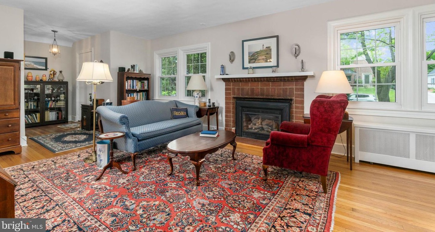 7 Holmehurst Ave, Baltimore, MD 21228-4631