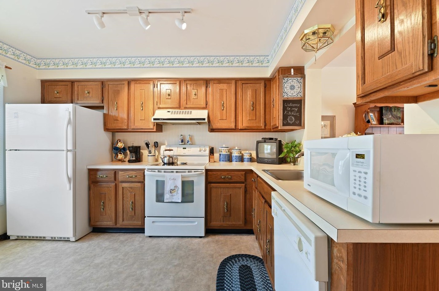 11 Robin Ridge Ct, Baltimore, MD 21234-1966