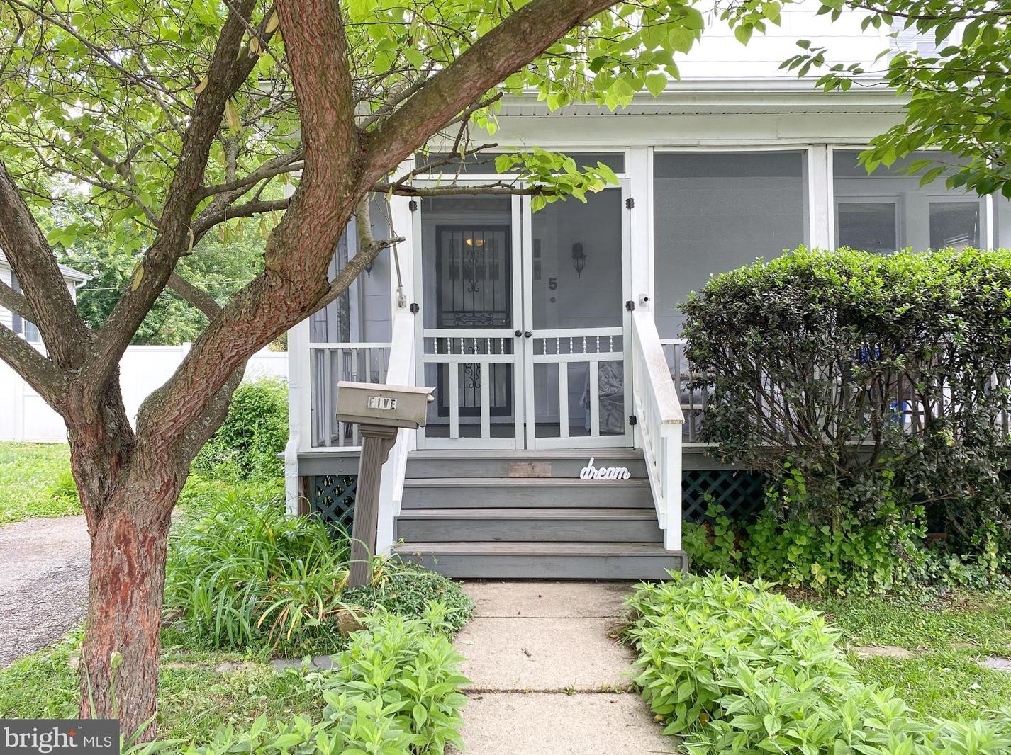 5 Dunbar Ave, Baltimore, MD 21228-3018