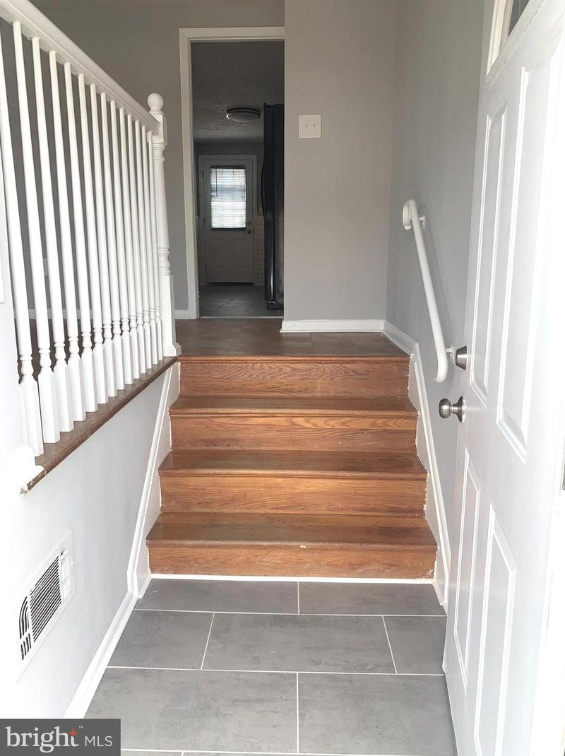 947 Regina Dr, Baltimore, MD 21227
