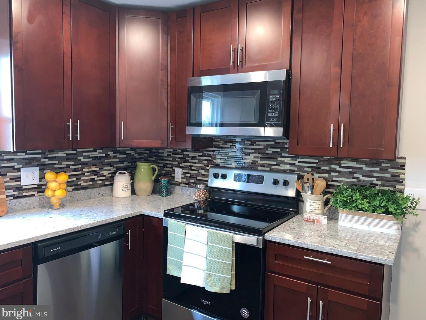 203 Sollers Point Rd, Baltimore MD  21222-6138 exterior