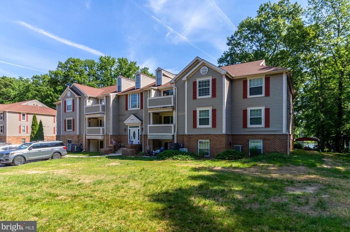 312 Long Cove Ln, Baltimore, MD 21221-1743