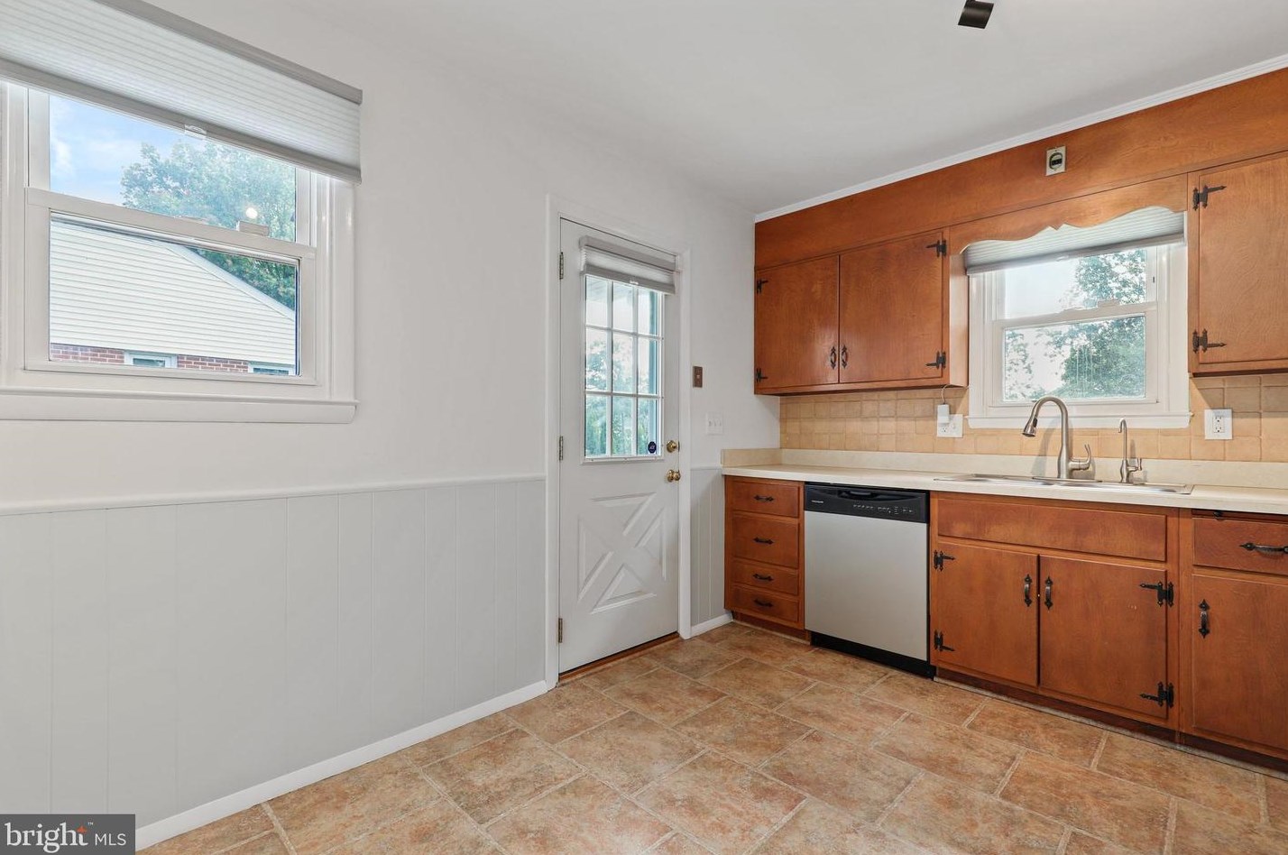 9515 Dawnvale Rd, Baltimore, MD 21236-1519