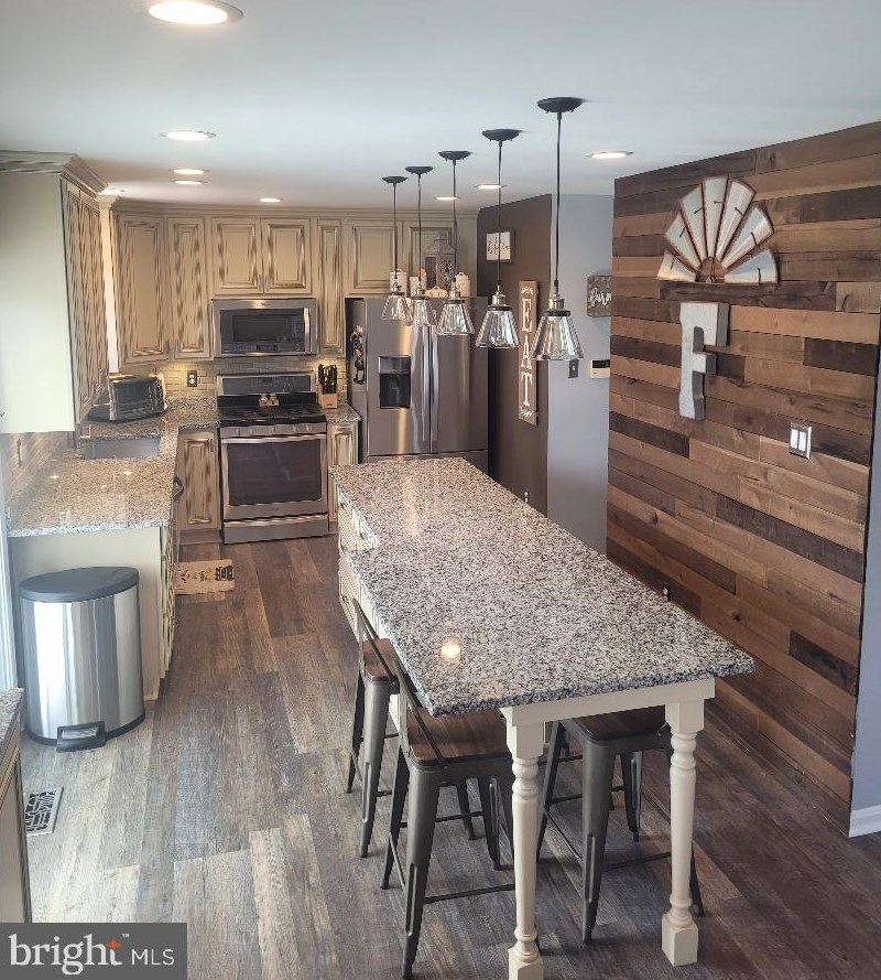 4415 Greencove Cir, Baltimore, MD 21219-2364