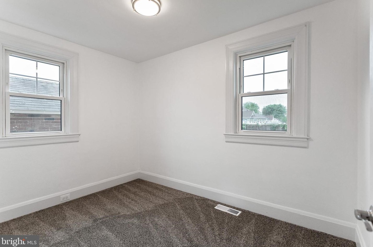 8 Bayside Dr, Baltimore MD  21222-4912 exterior