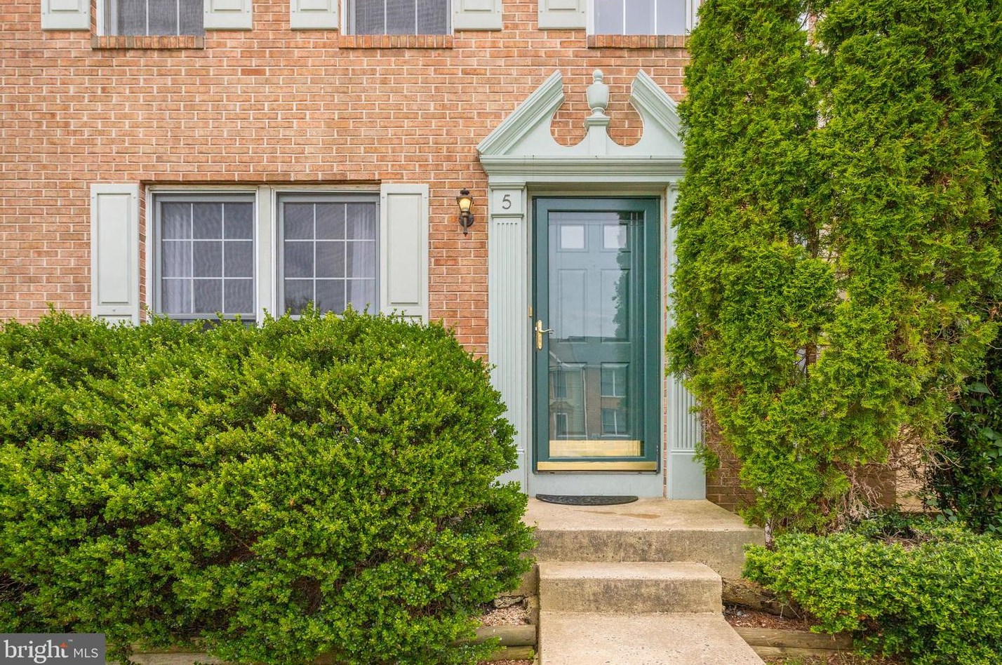 5 Ashmill Ct, Baltimore, MD 21236-5544