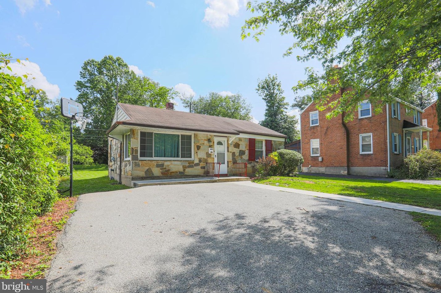 405 Upland Rd, Baltimore, MD 21208-4732