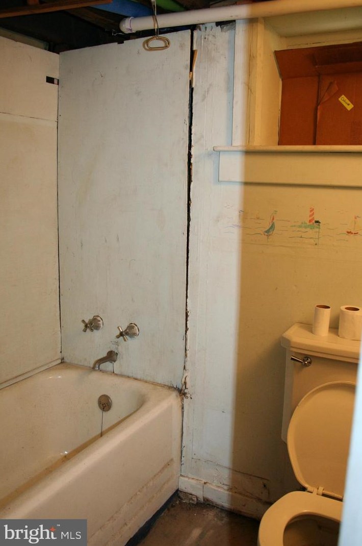 505 Academy Rd, Baltimore MD  21228-1802 exterior