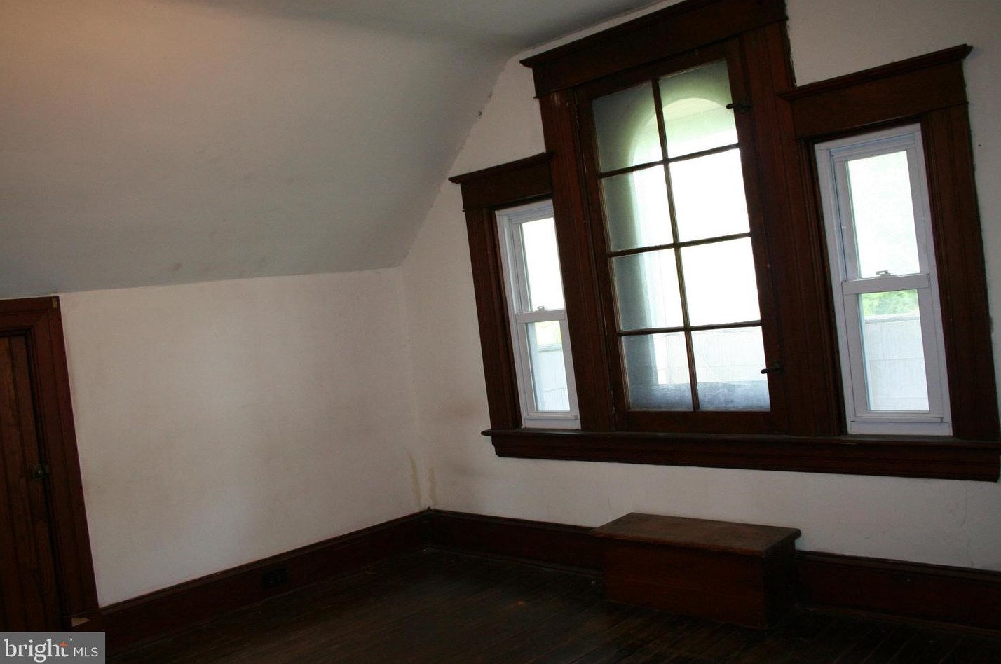 505 Academy Rd, Baltimore MD  21228-1802 exterior