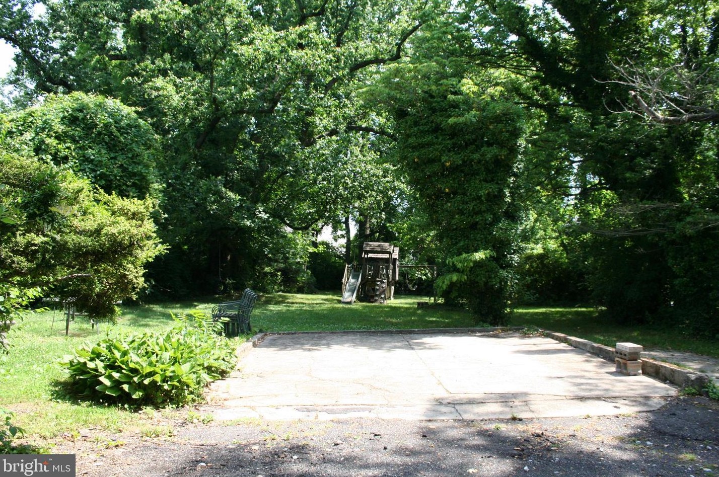 505 Academy Rd, Baltimore MD  21228-1813 exterior