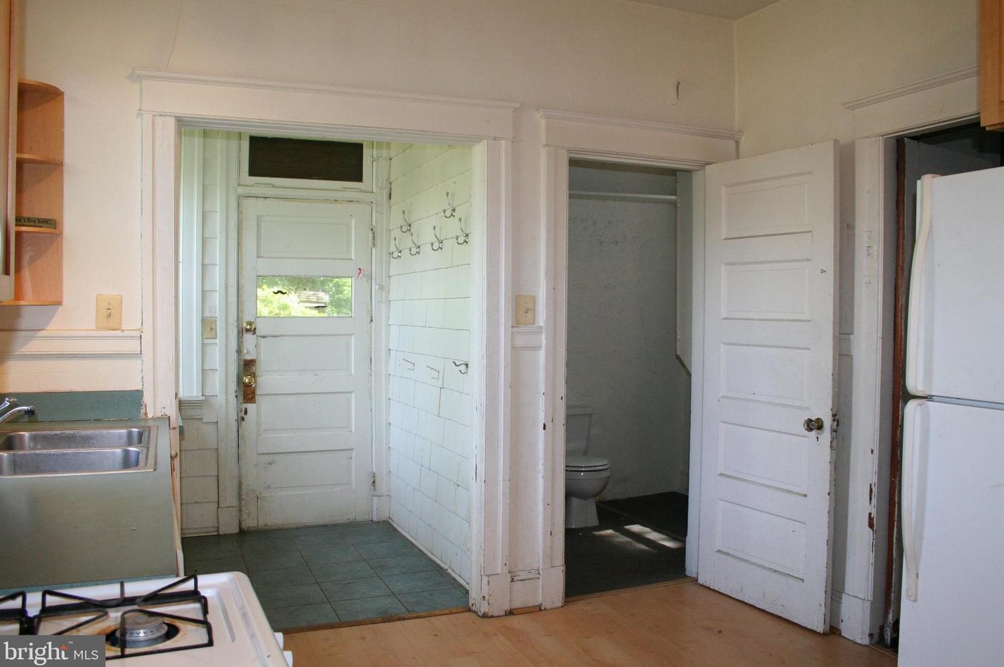 505 Academy Rd, Baltimore MD  21228-1802 exterior