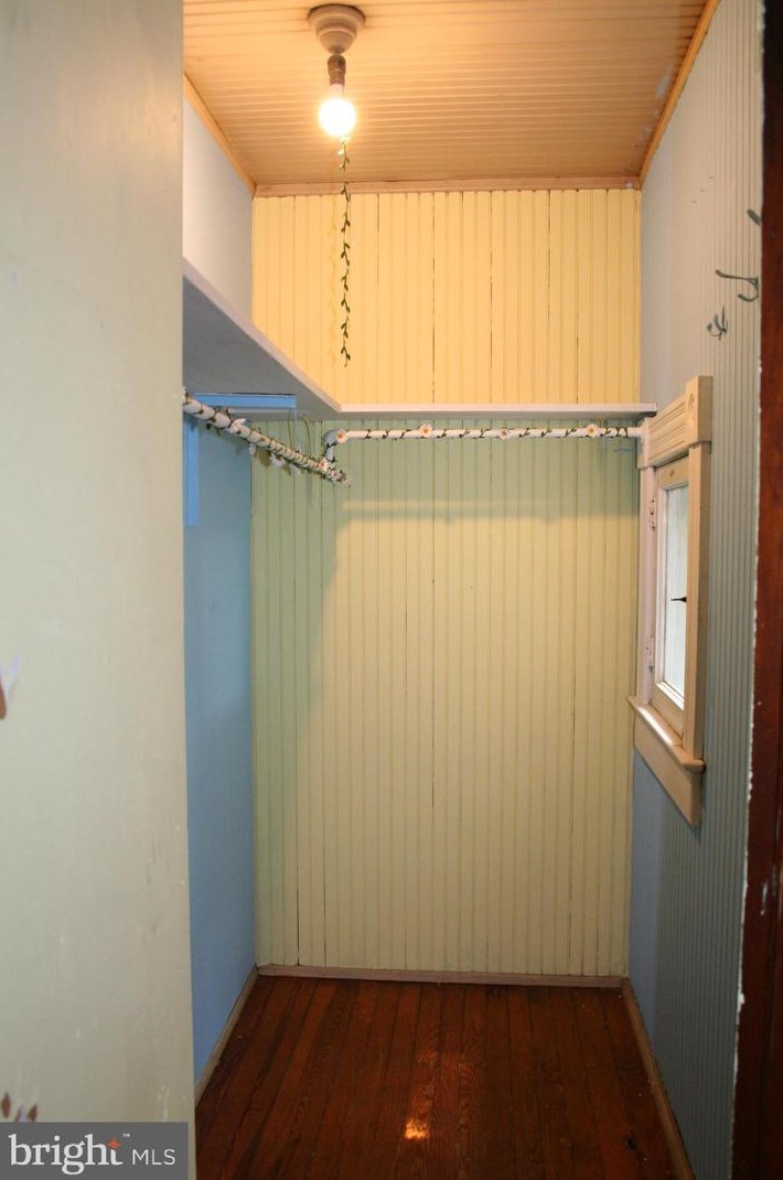 505 Academy Rd, Baltimore MD  21228-1802 exterior