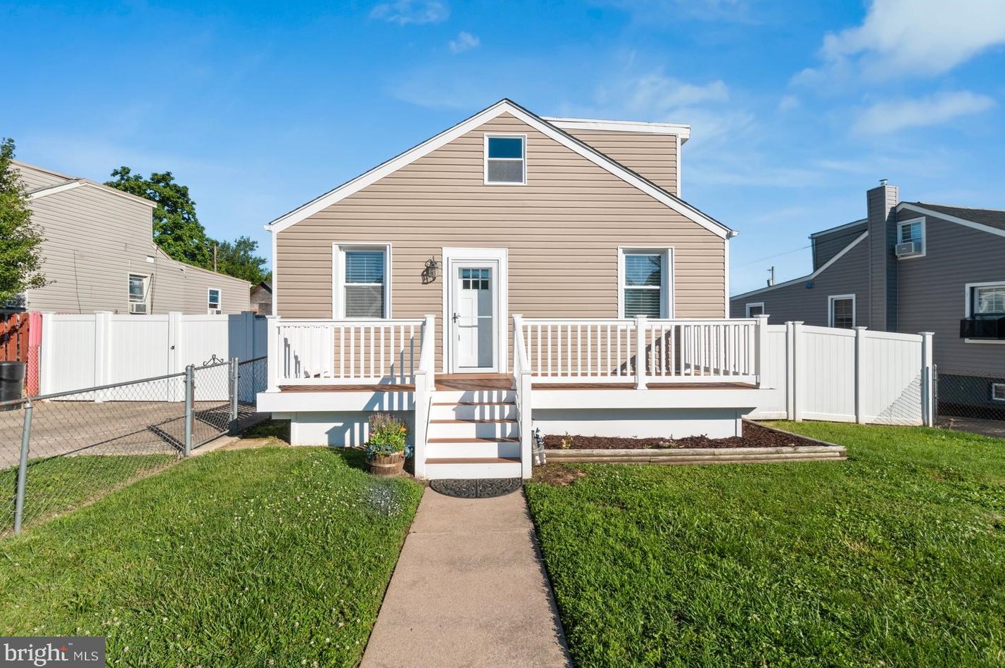 218 Ashwood Rd, Baltimore, MD 21222-2301