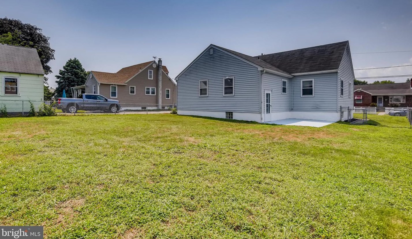 7306 School Ln, Baltimore, MD 21222-1833