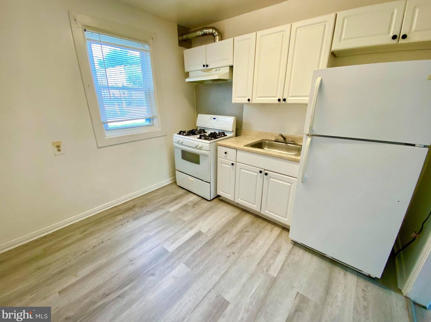 7520 Lange St, Baltimore MD  21224-3333 exterior