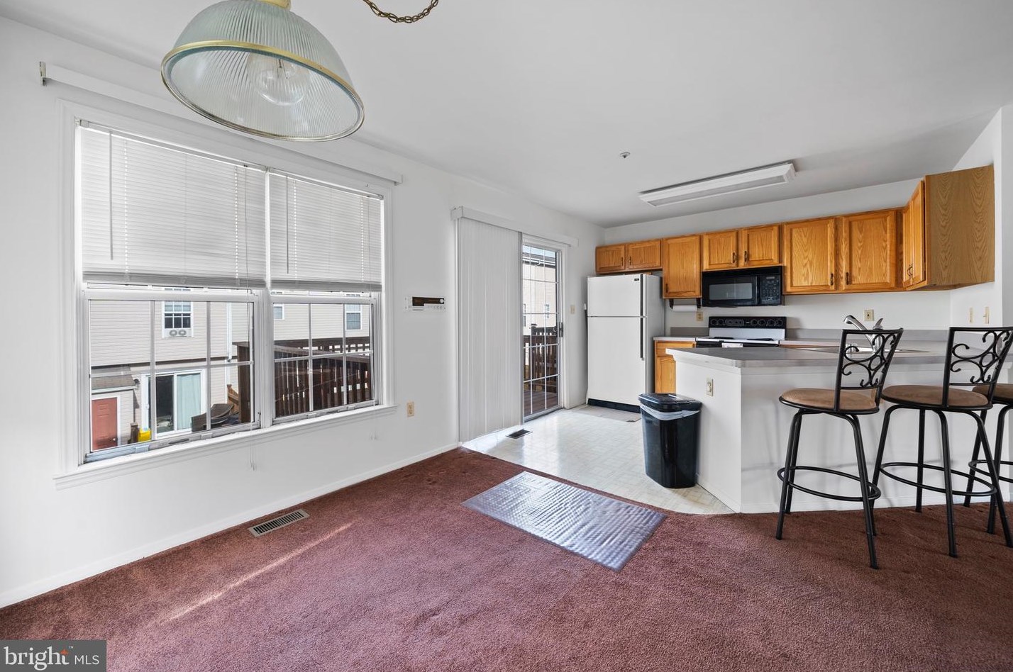 9450 Sea Breeze Ct, Holland Point, MD 20714