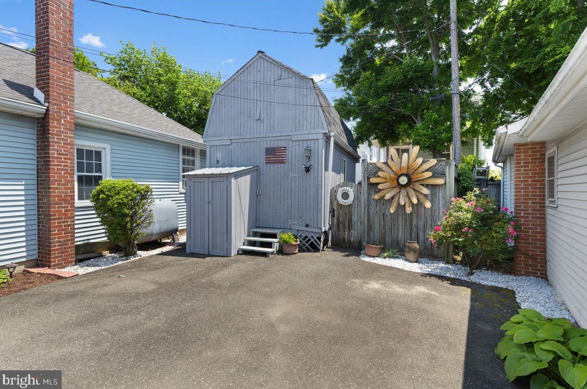 9123 Atlantic Ave, Holland Point MD 20714-4049 exterior