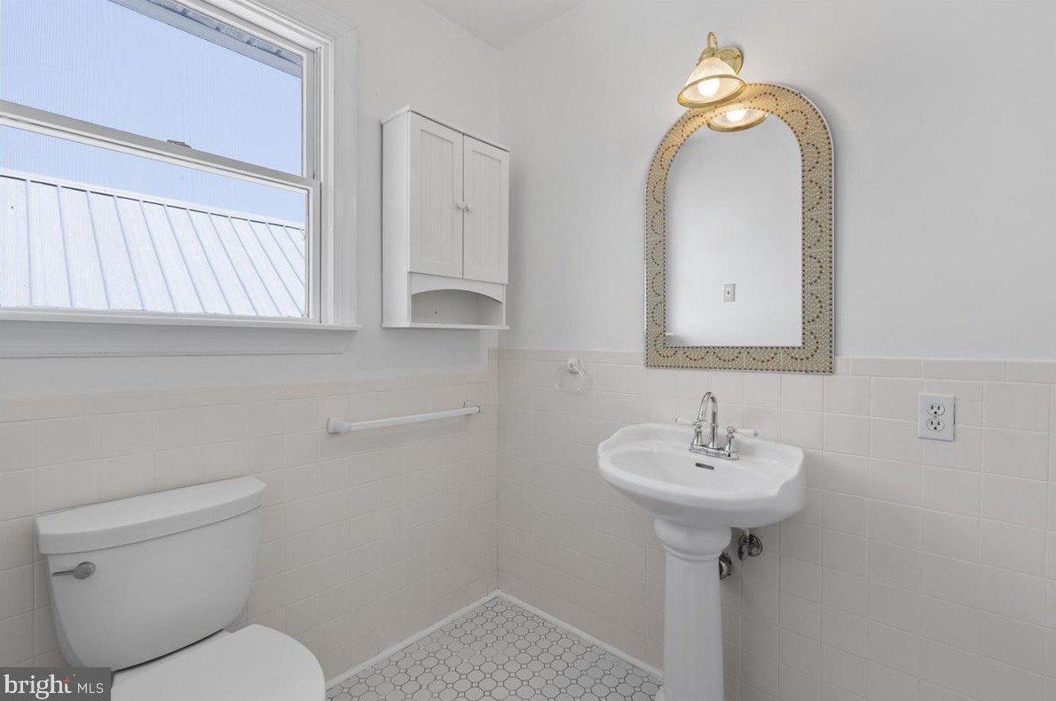 9123 Atlantic Ave, Holland Point MD 20714-4049 exterior