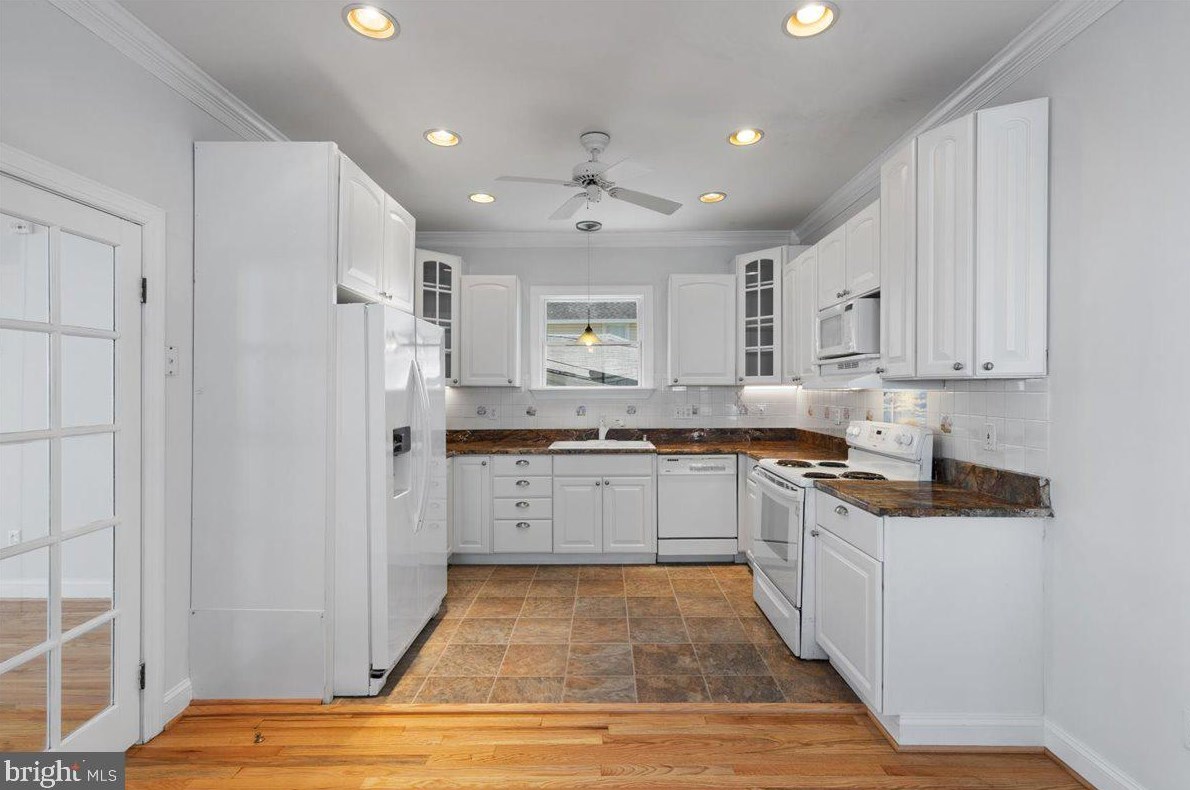 9123 Atlantic Ave, Holland Point MD 20714-4049 exterior