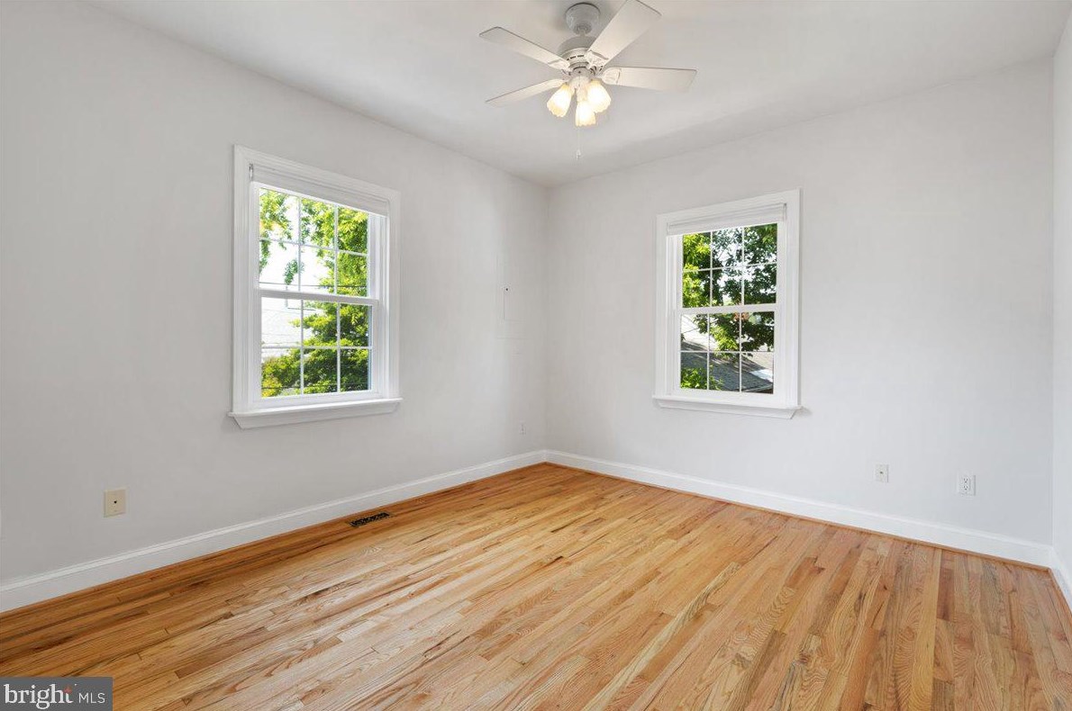 9123 Atlantic Ave, Holland Point MD 20714-4049 exterior