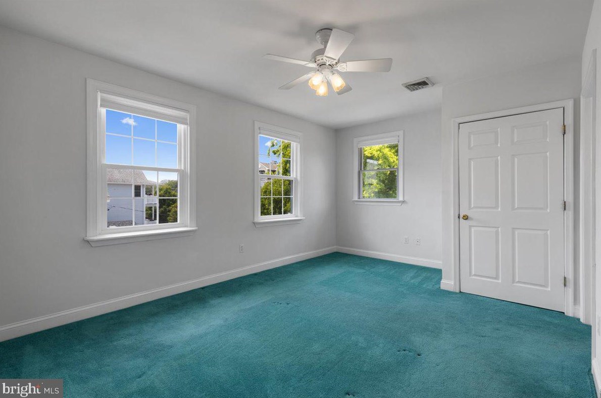 9123 Atlantic Ave, Holland Point MD 20714-4049 exterior