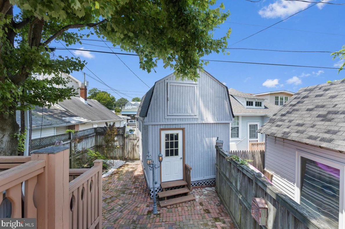 9123 Atlantic Ave, Holland Point MD 20714-4049 exterior