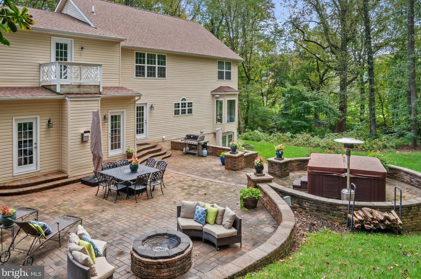 2815 Dunleigh Dr, Dunkirk MD  20754-2304 exterior