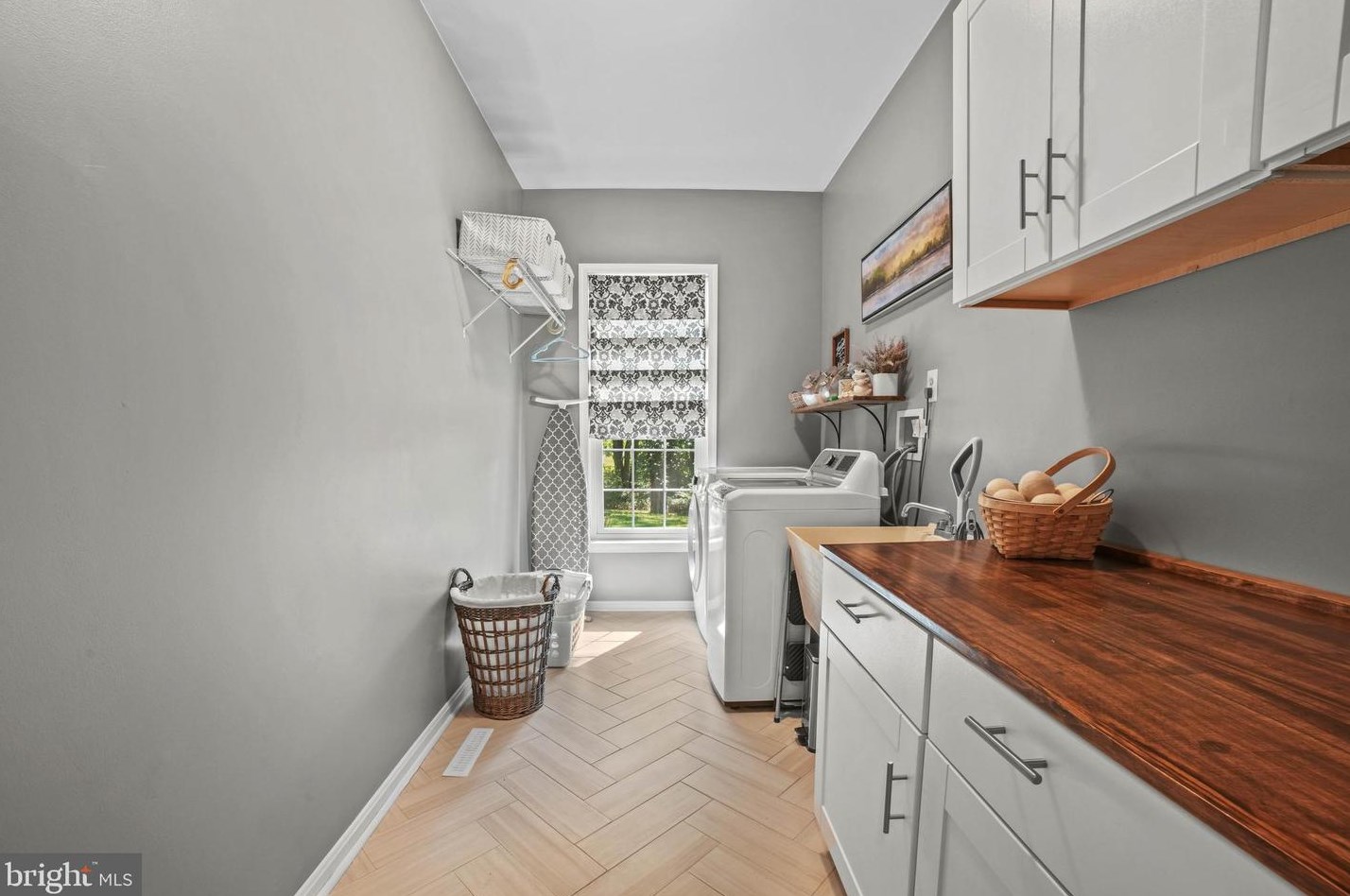 2815 Dunleigh Dr, Dunkirk MD  20754-2304 exterior