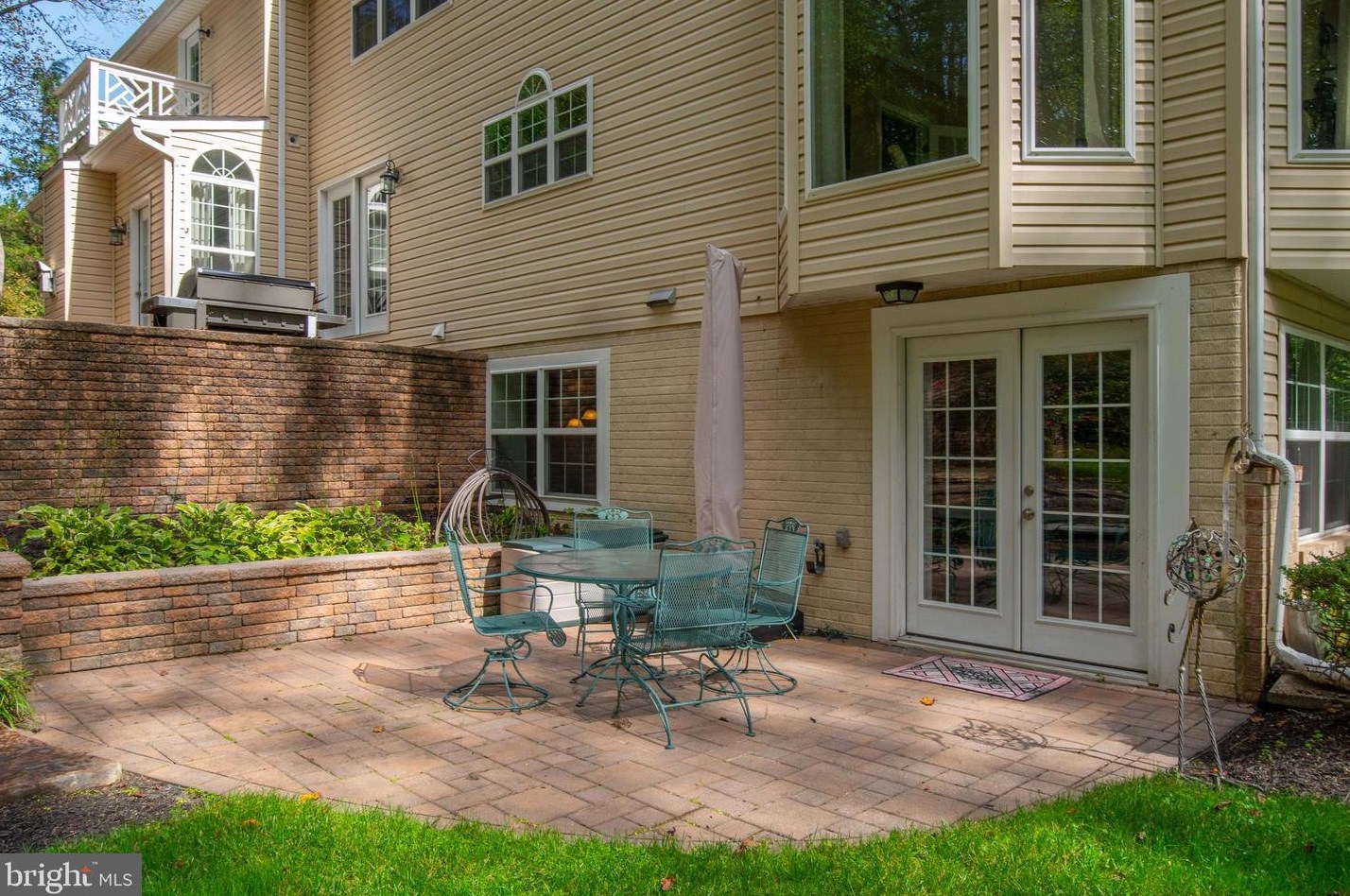 2815 Dunleigh Dr, Dunkirk MD  20754-2304 exterior