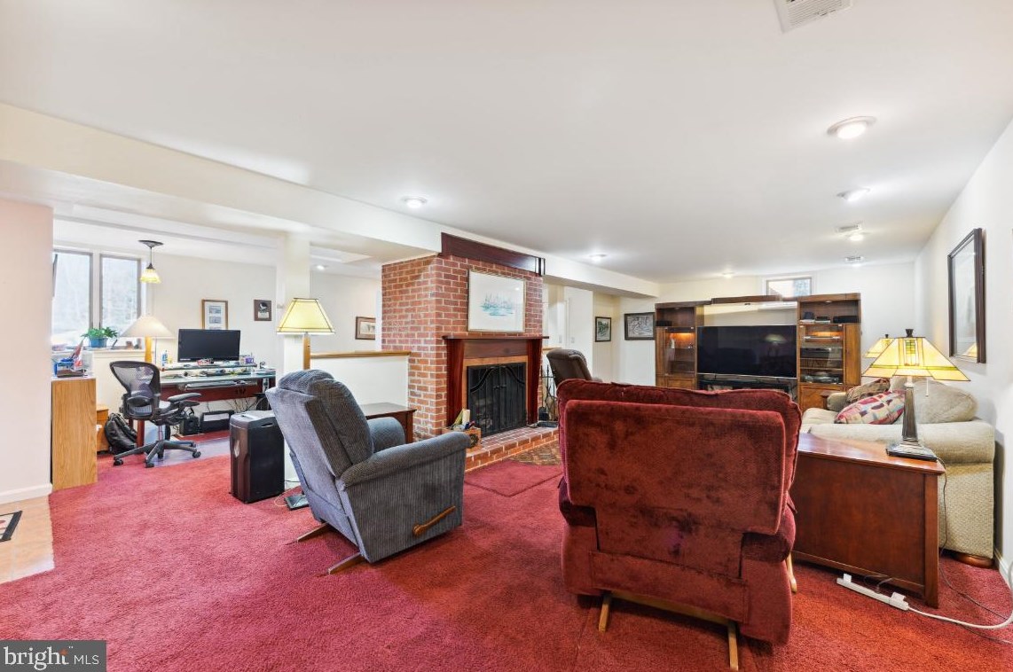 931 Warner Dr, Huntingtown MD 20639-9774 exterior