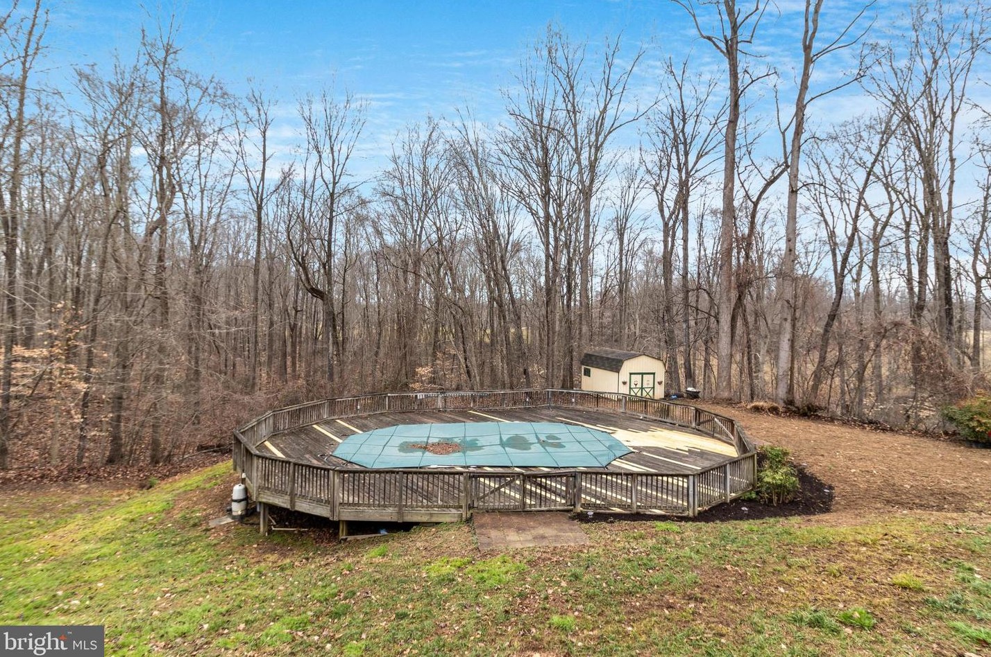 1245 Brown Fox Dr, Huntingtown, MD 20639-2707