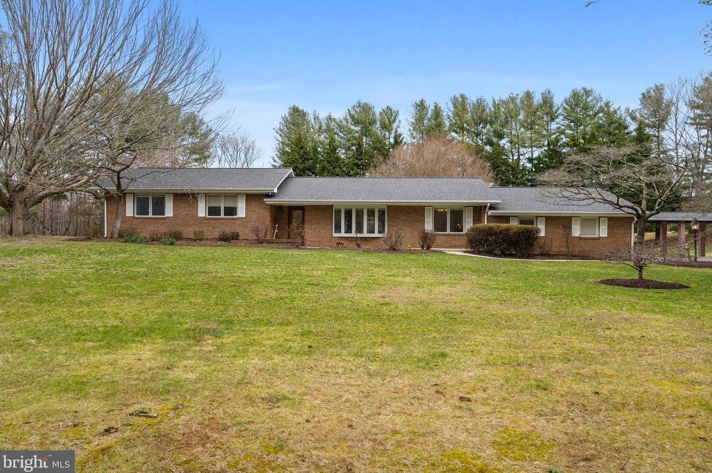 1505 Stone Dr, Huntingtown, MD 20639-9762