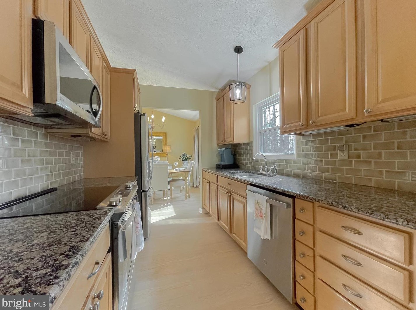 9035 Mary Ann Dr, Owings, MD 20736-9584