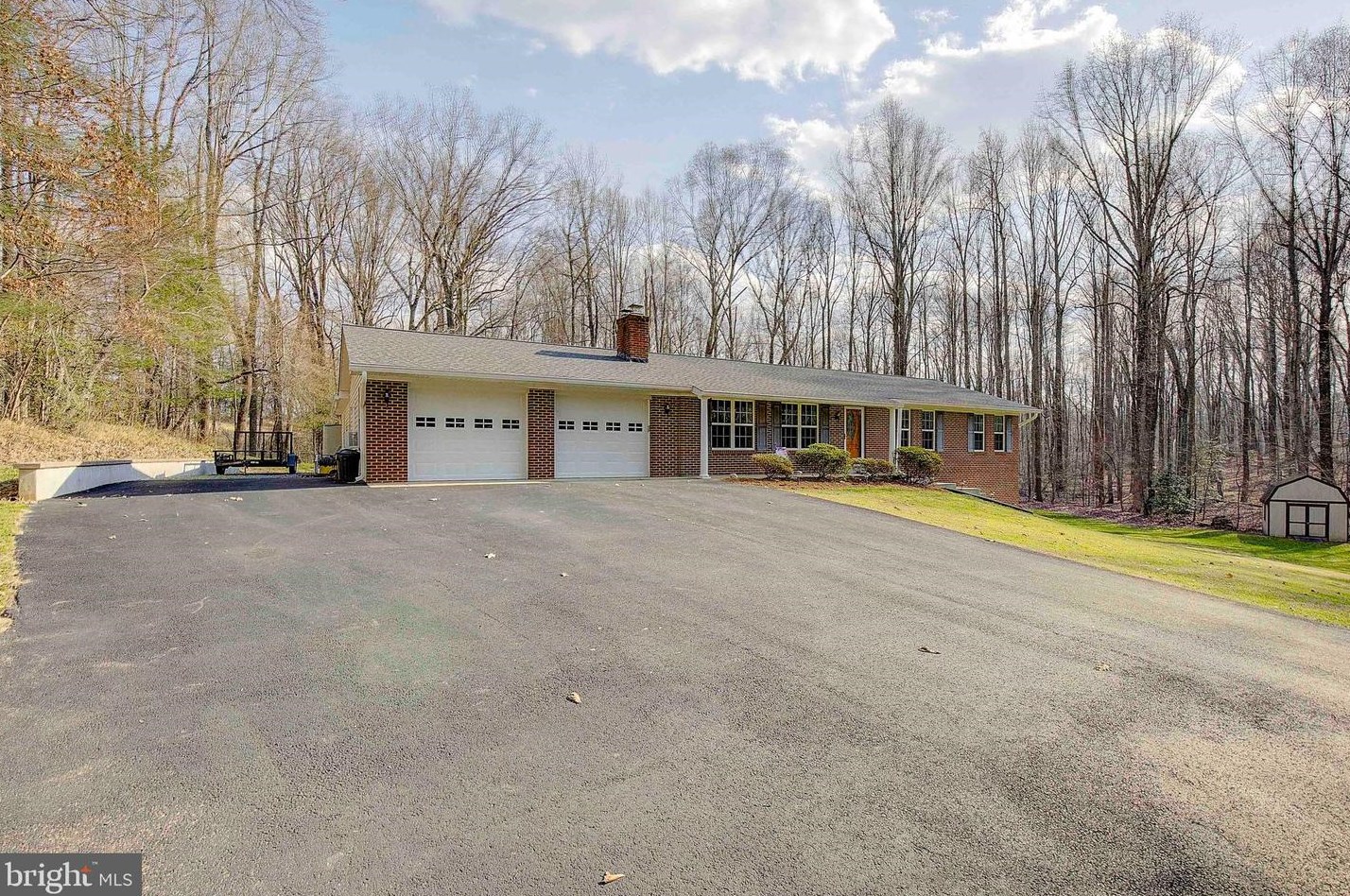 1510 Live Oak Dr, Huntingtown, MD 20639-9561