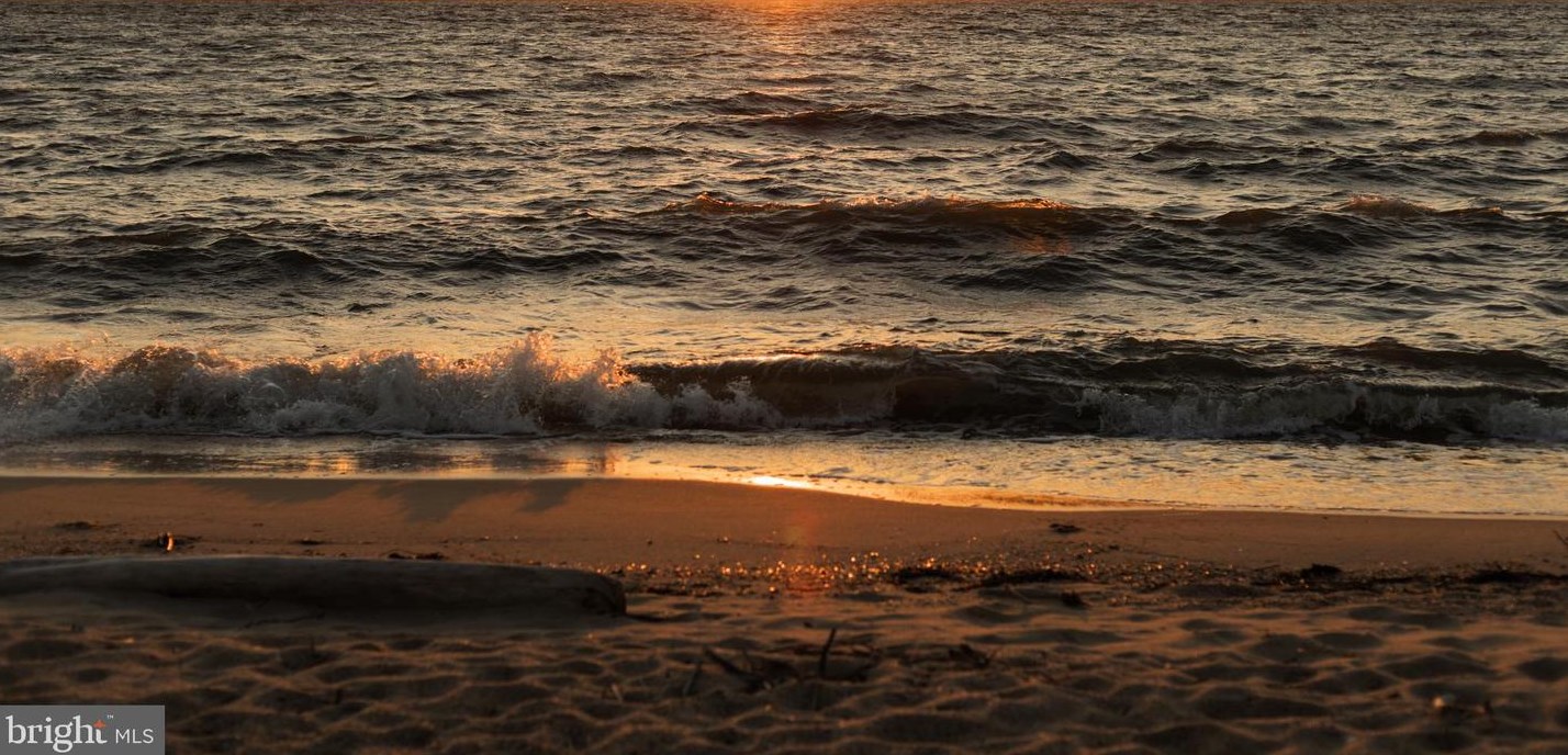 5101 Bay Pkwy, Huntingtown MD  20639-9337 exterior