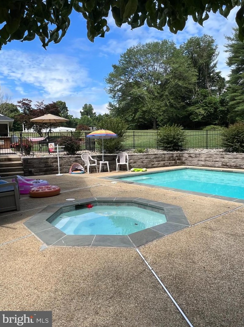 12420 Uncle Charlies Spur, Dunkirk MD 20754-9747 exterior