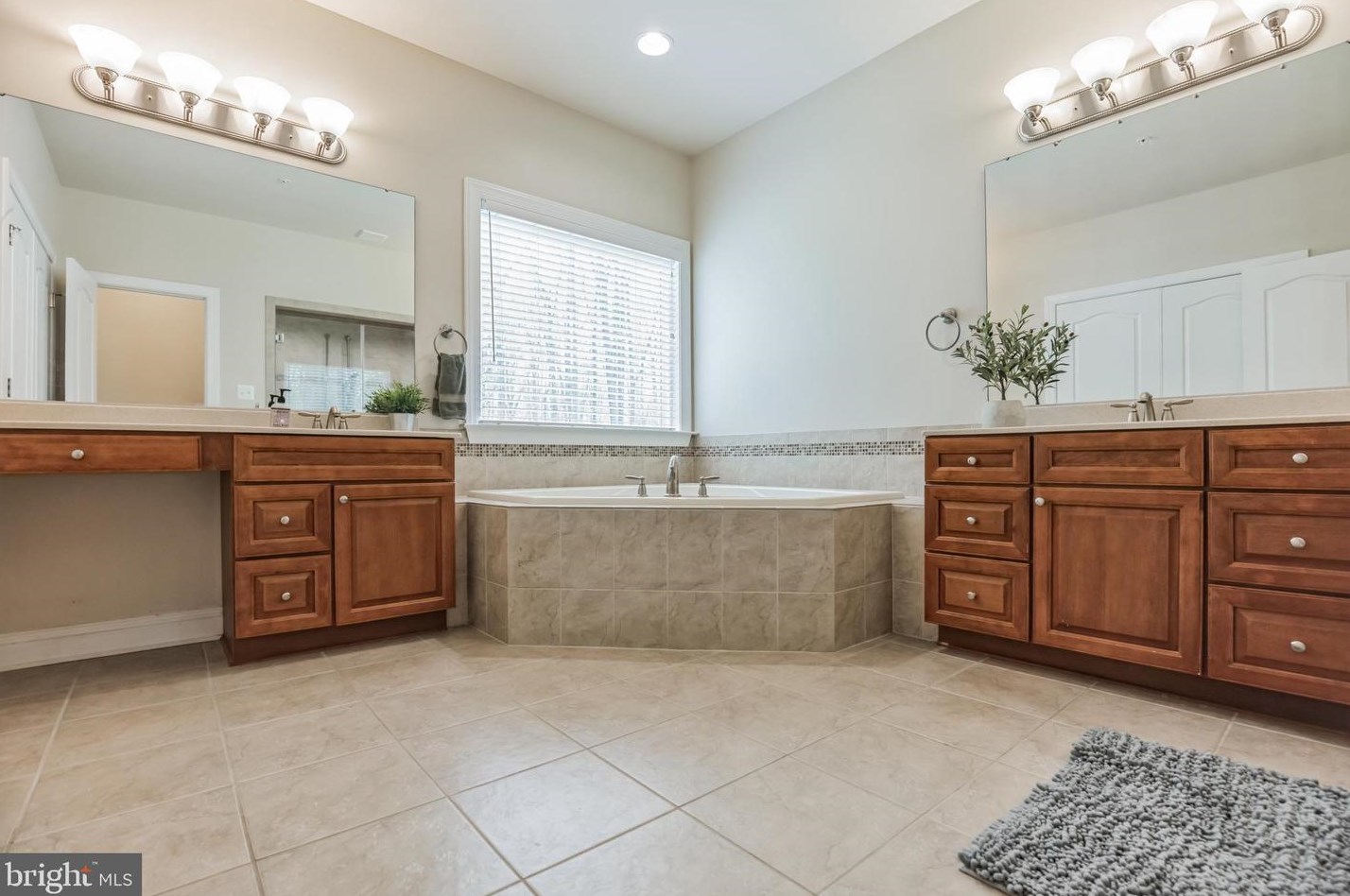 967 Folkstone Dr, Huntingtown MD  20639-2351 exterior