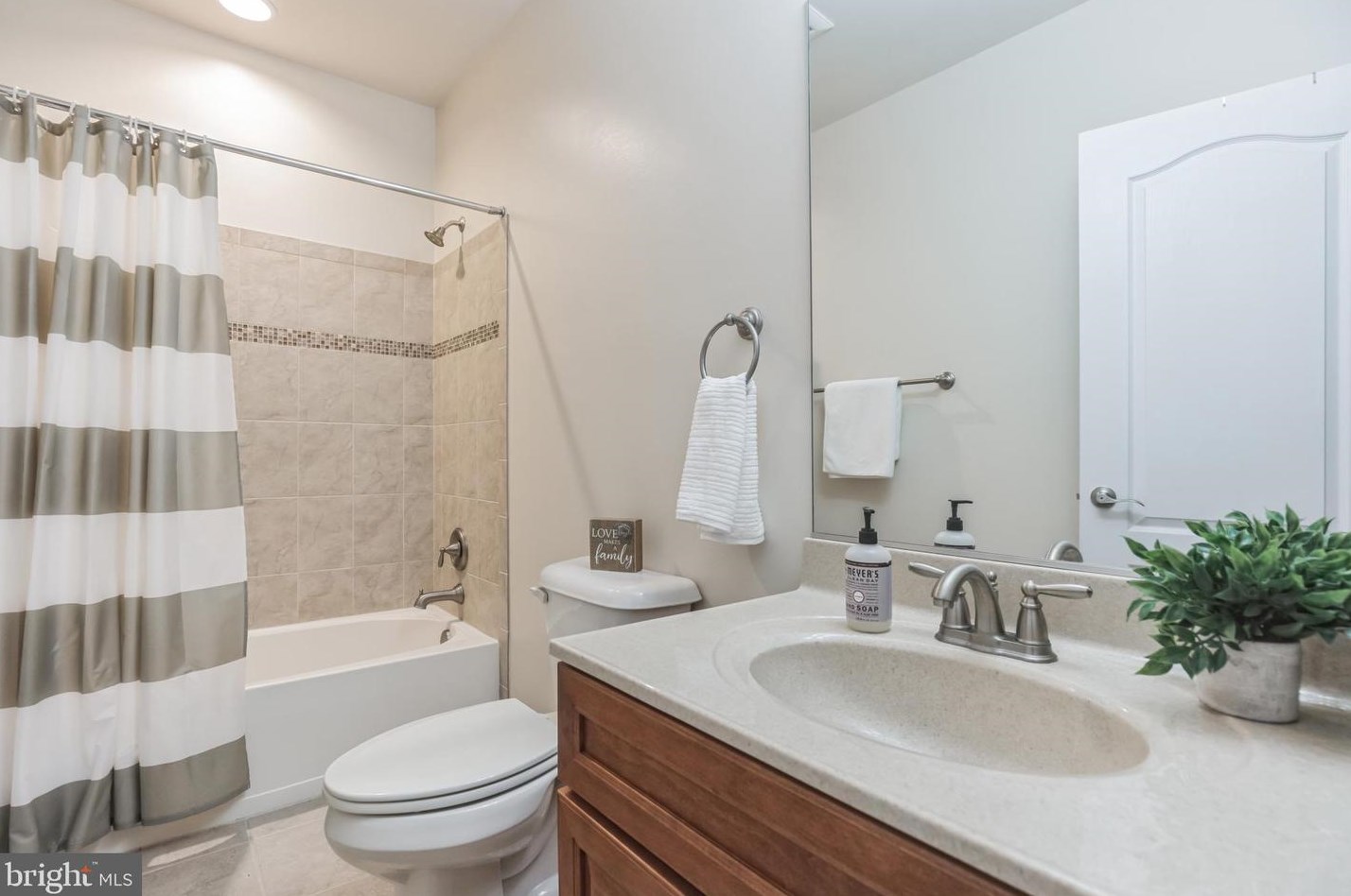 967 Folkstone Dr, Huntingtown MD  20639-2351 exterior