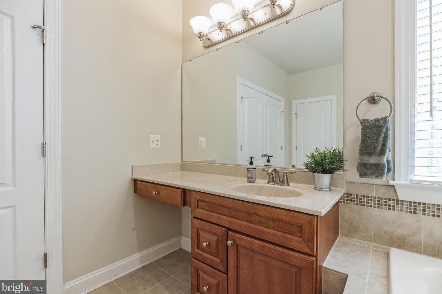 967 Folkstone Dr, Huntingtown MD  20639-2351 exterior